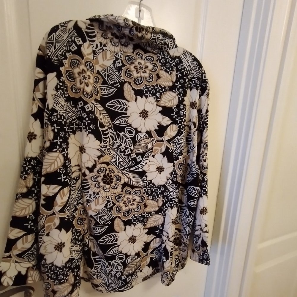 Plus size blouse - Picture 3 of 4